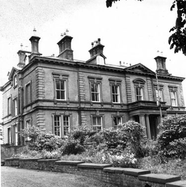 Widnes: Birchfield House