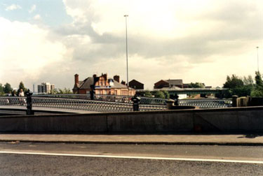 Runcorn, Old Tonnage Office expressway onto bridge