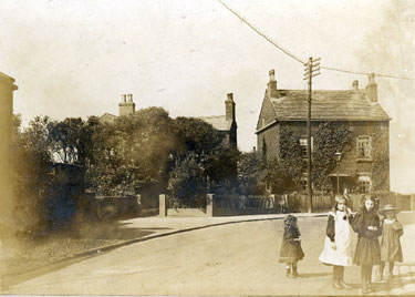 Appleton Village looking towards Birchfield Rd. Kingsway then called St Bedes Road was a small footpath behind the wall on the left hand side that led to the police station. St Bedes Road was changed