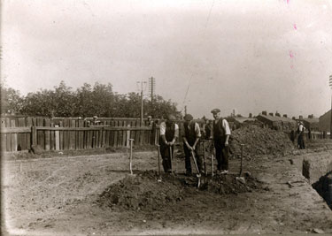 Workmen laying drains at the top of Deacon Road. This is now the site of the Total petrol station