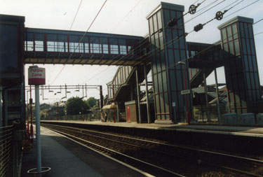 Runcorn Station, looking to Frodsham.