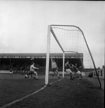Runcorn Linnets vs Tranmere Rovers